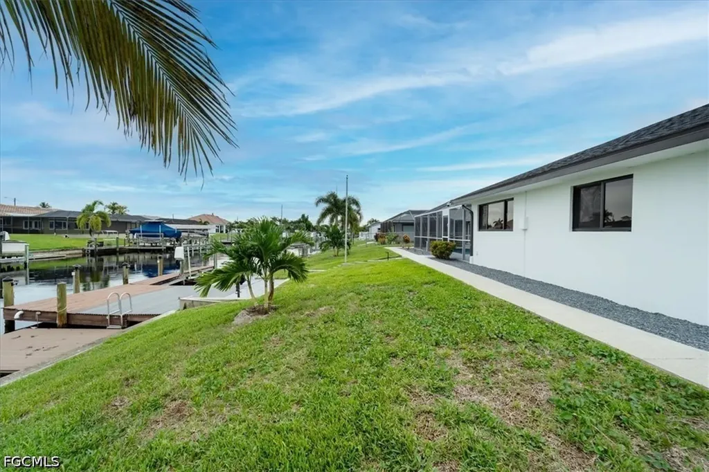 3728 SE 18th Avenue Cape Coral FL 33904