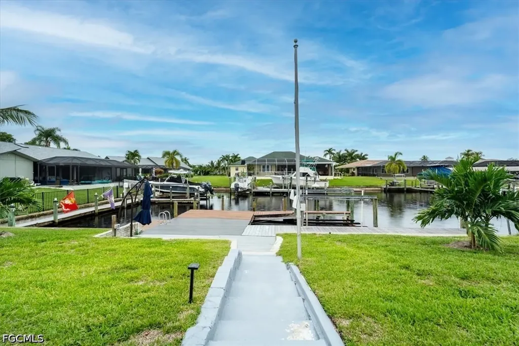 3728 SE 18th Avenue Cape Coral FL 33904