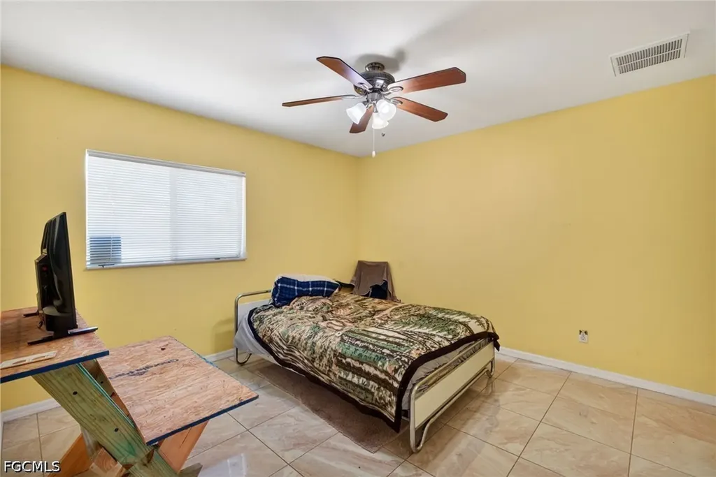 4700/4702 Leonard Boulevard S Lehigh Acres FL 33973