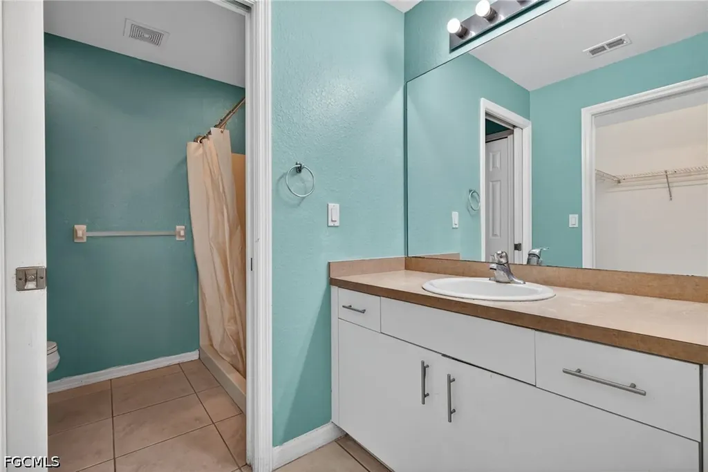 4700/4702 Leonard Boulevard S Lehigh Acres FL 33973