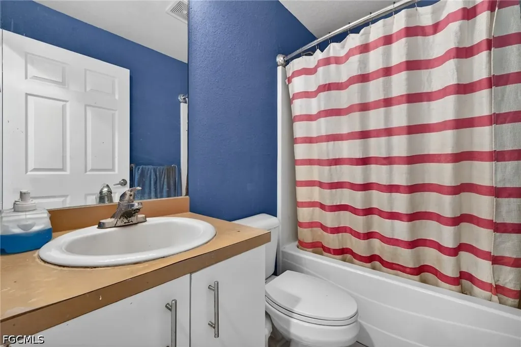 4700/4702 Leonard Boulevard S Lehigh Acres FL 33973