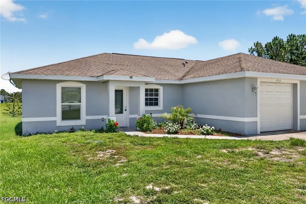 4700/4702 Leonard Boulevard S Lehigh Acres FL 33973