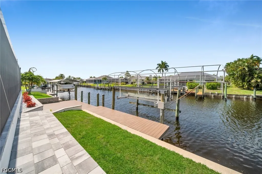 1938 Cornwallis Parkway Cape Coral FL 33904