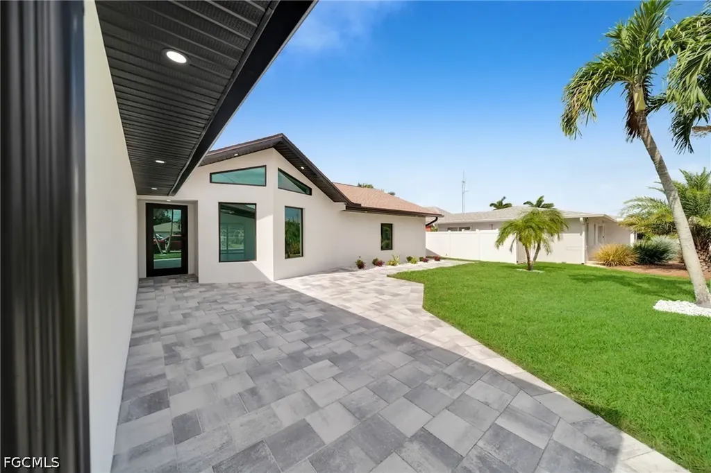 1938 Cornwallis Parkway Cape Coral FL 33904