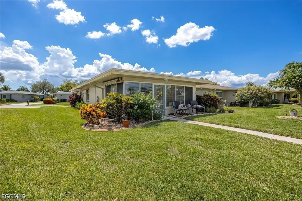 5585 Hamlet Lane Fort Myers FL 33919