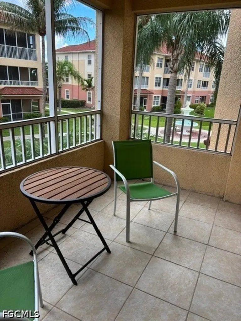 1109 Van Loon Commons Circle Cape Coral FL 33909