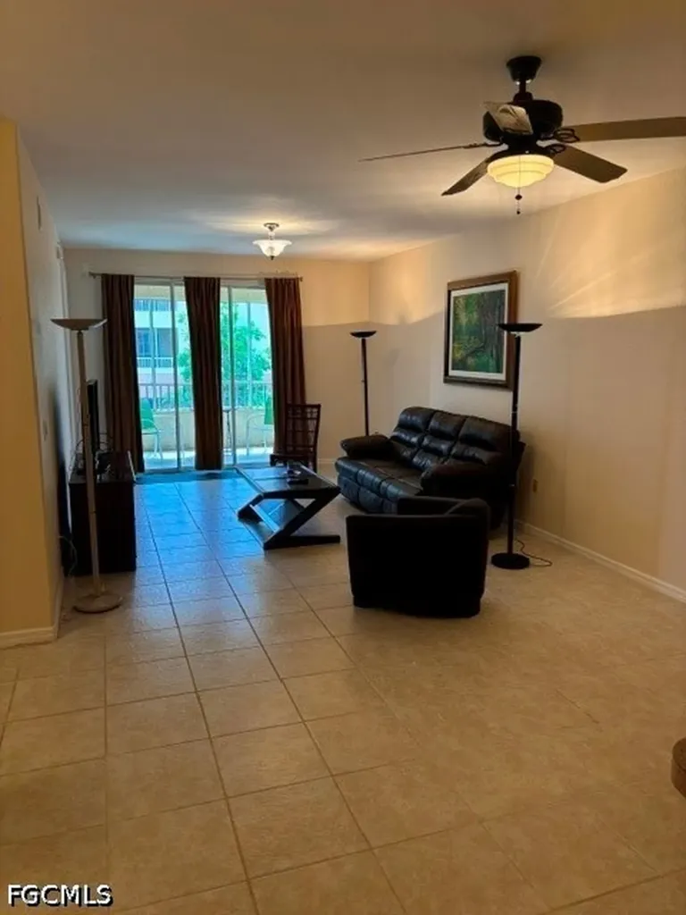 1109 Van Loon Commons Circle Cape Coral FL 33909
