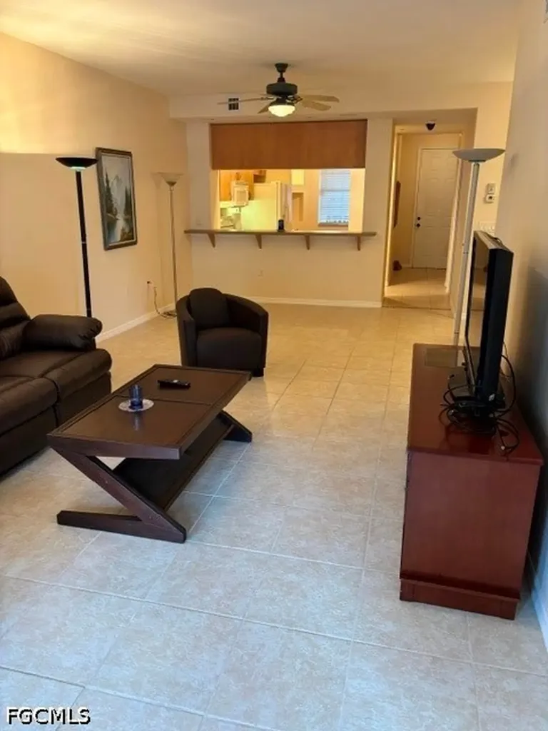 1109 Van Loon Commons Circle Cape Coral FL 33909