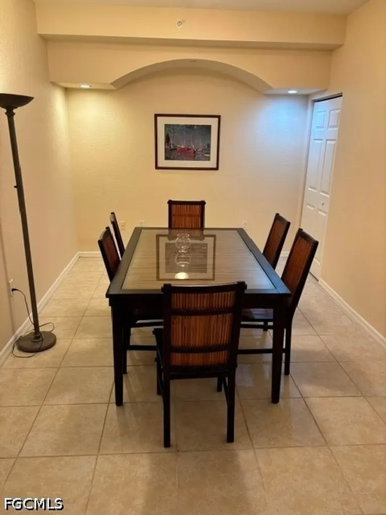 1109 Van Loon Commons Circle Cape Coral FL 33909