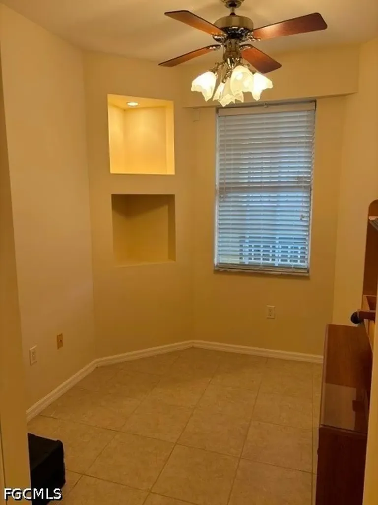 1109 Van Loon Commons Circle Cape Coral FL 33909
