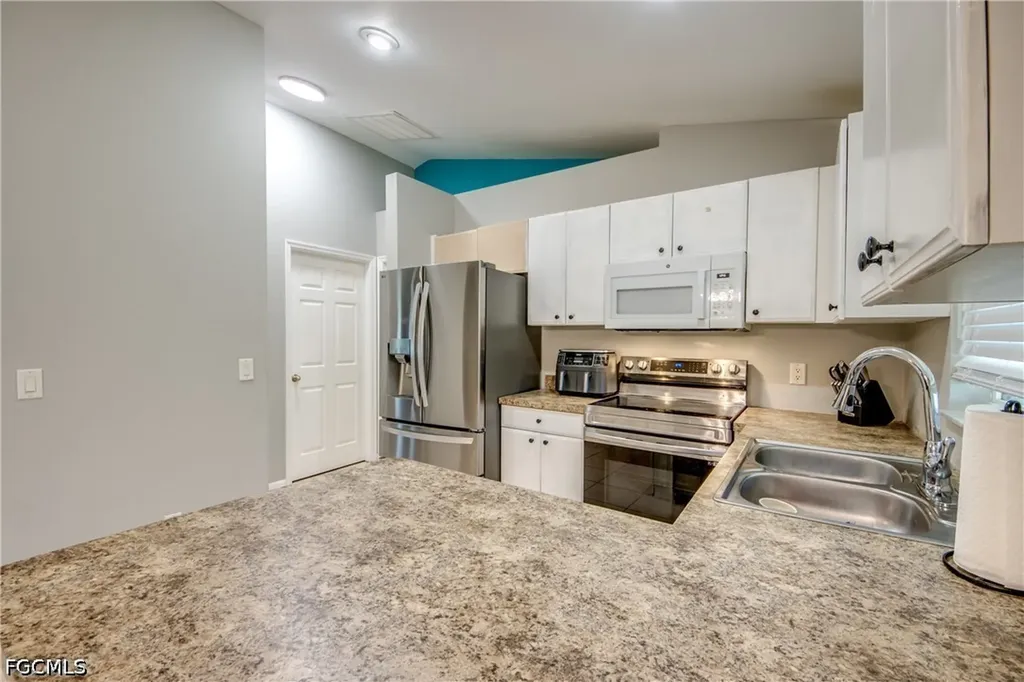 3227 Santa Barbara Boulevard Cape Coral FL 33914