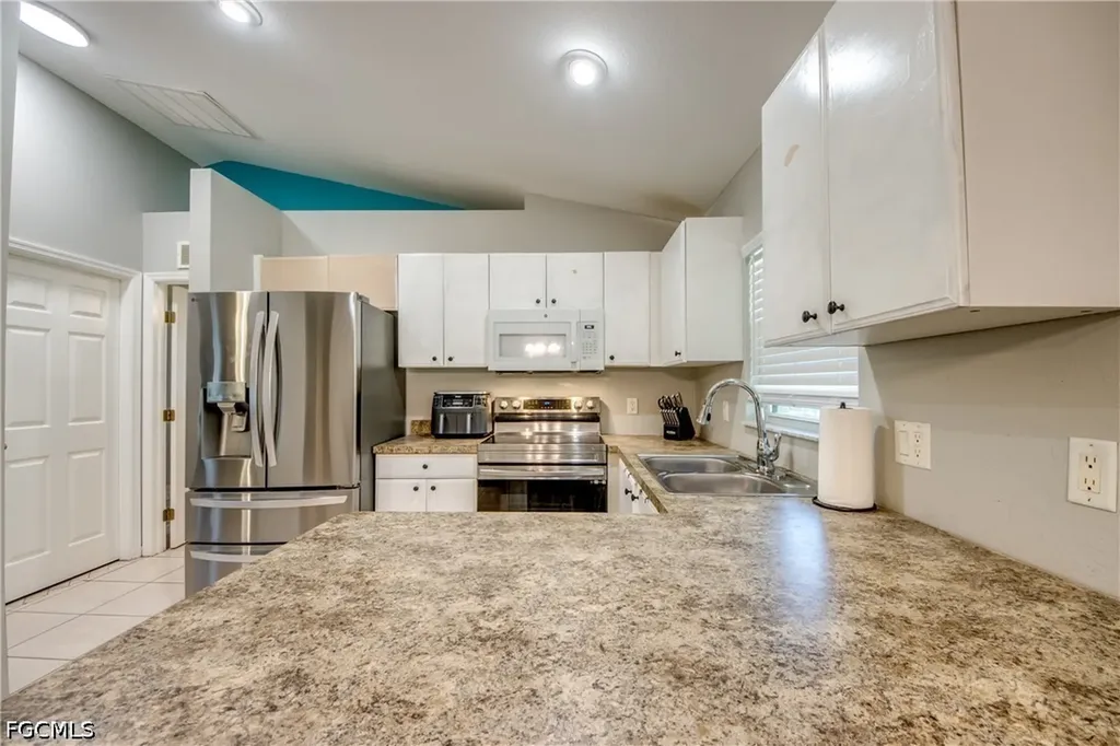 3227 Santa Barbara Boulevard Cape Coral FL 33914
