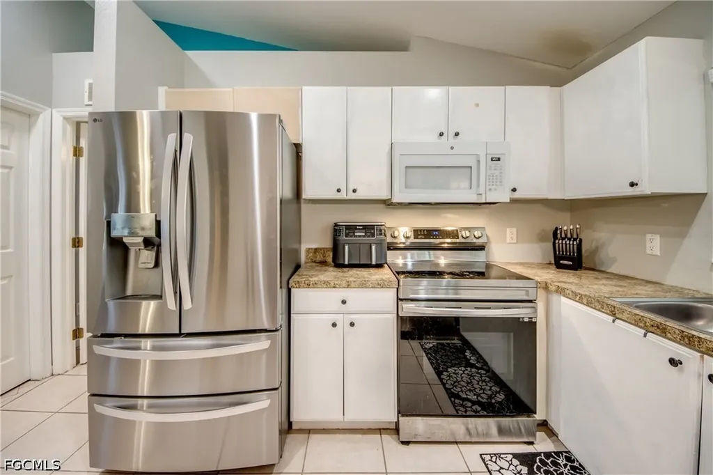 3227 Santa Barbara Boulevard Cape Coral FL 33914