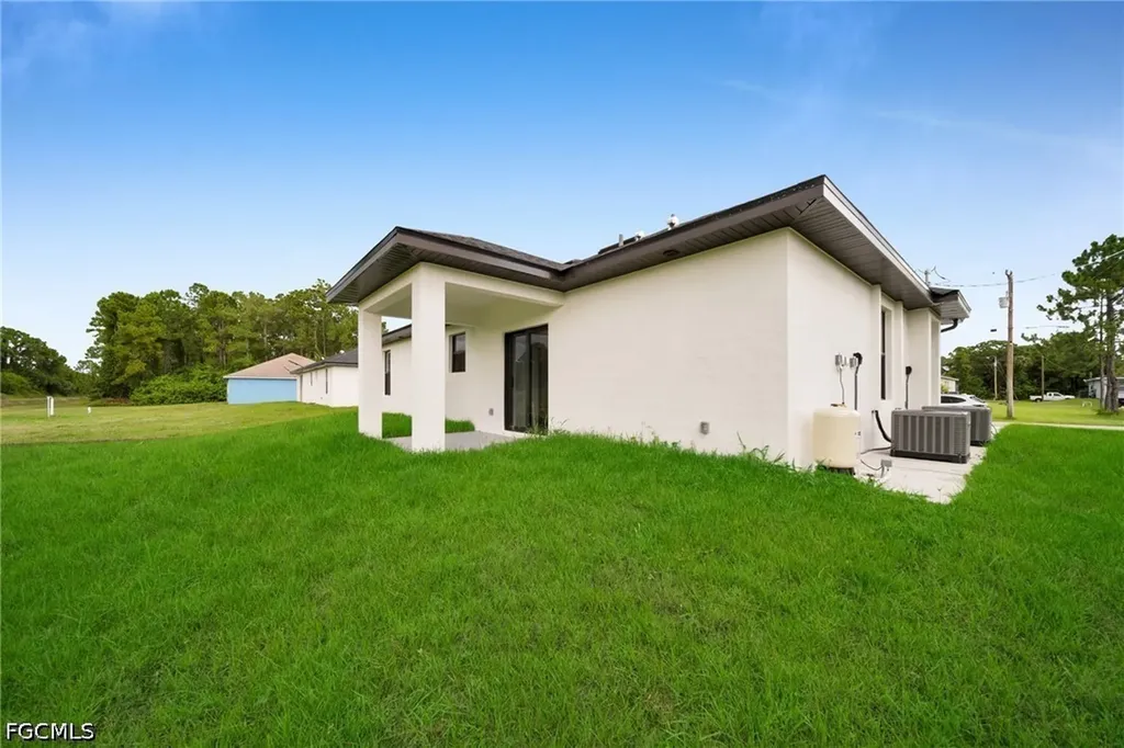 462 Lampion Avenue S Lehigh Acres FL 33974