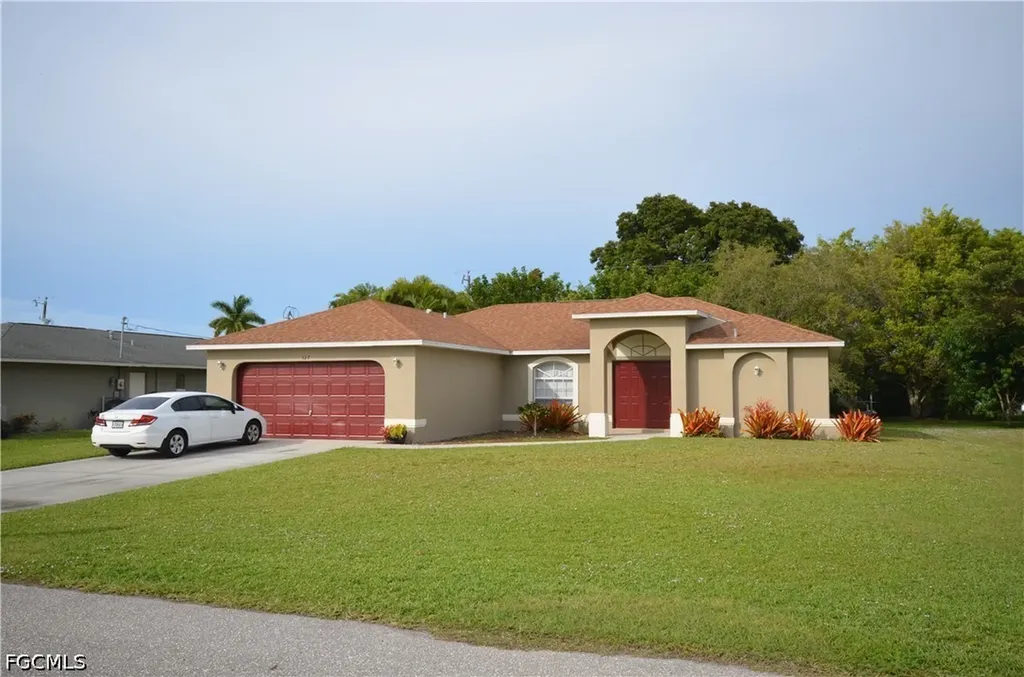 327 SE 31st Terrace Cape Coral FL 33904