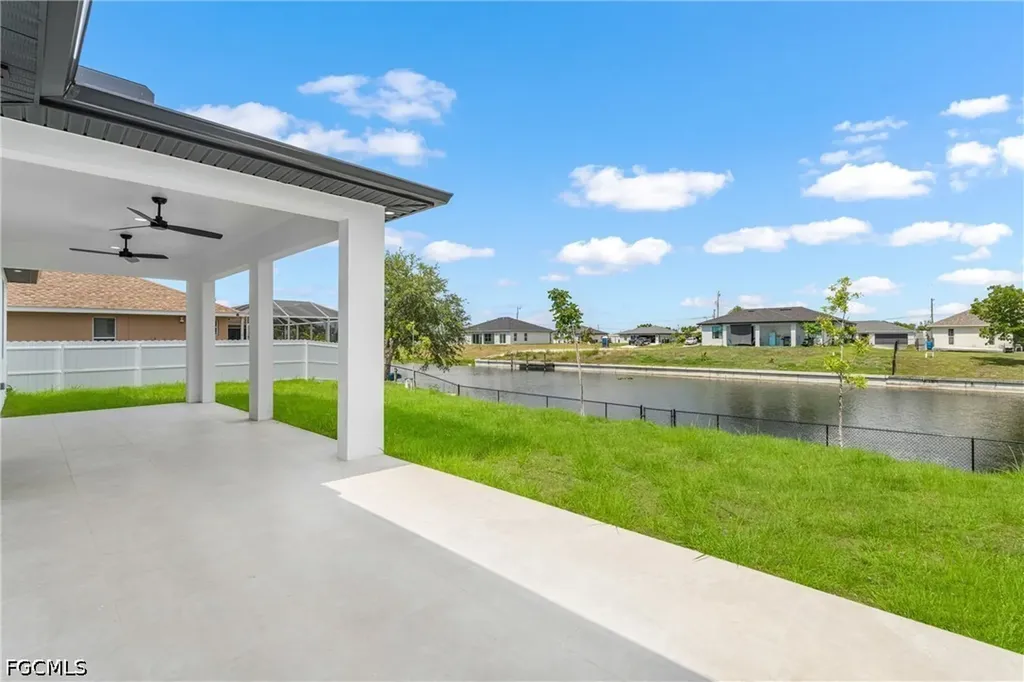 1813 NE 1st Avenue Cape Coral FL 33909