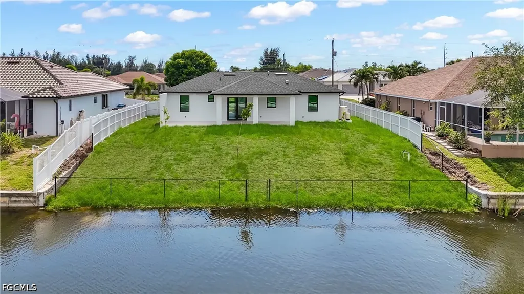 1813 NE 1st Avenue Cape Coral FL 33909