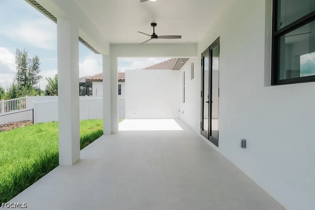1813 NE 1st Avenue Cape Coral FL 33909