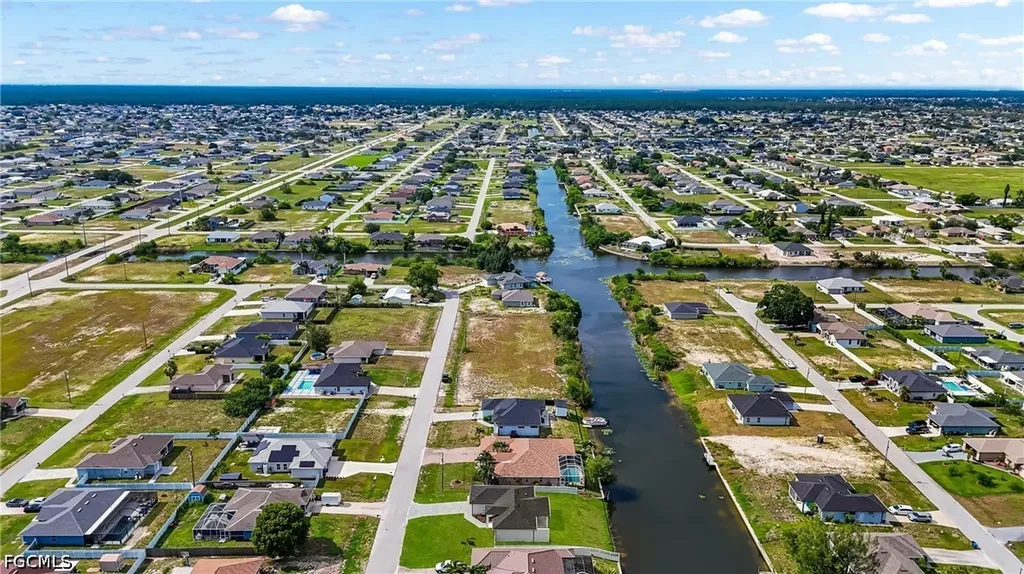 1813 NE 1st Avenue Cape Coral FL 33909