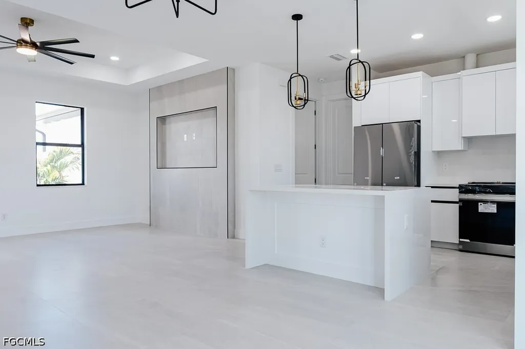 1813 NE 1st Avenue Cape Coral FL 33909
