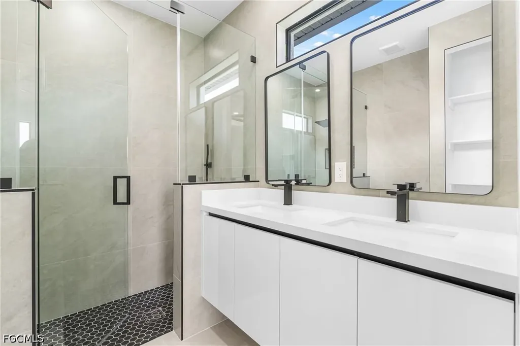 1813 NE 1st Avenue Cape Coral FL 33909