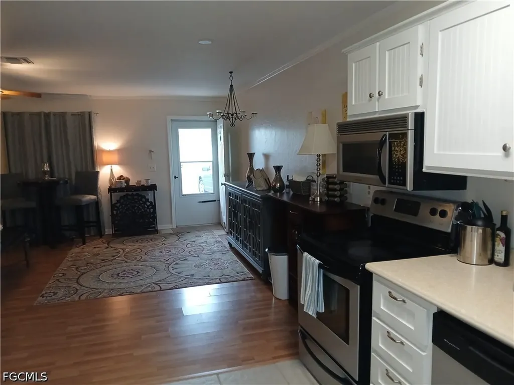 4513 SW 8th Court Cape Coral FL 33914