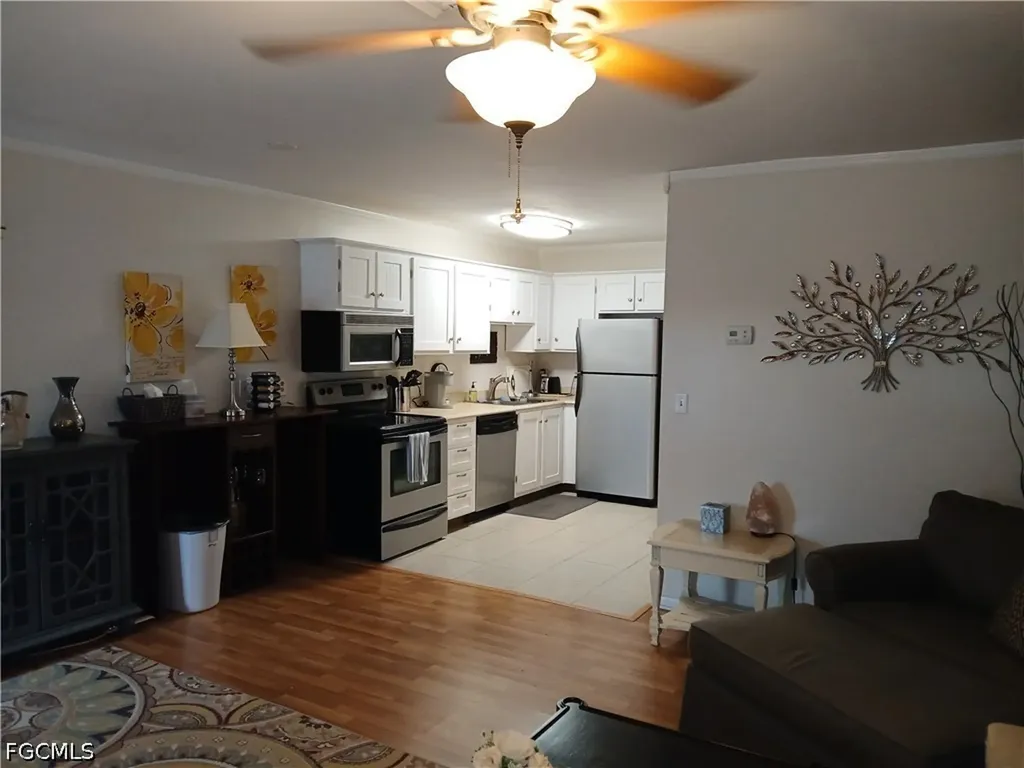 4513 SW 8th Court Cape Coral FL 33914