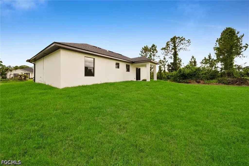 462 Lampion Avenue S Lehigh Acres FL 33974