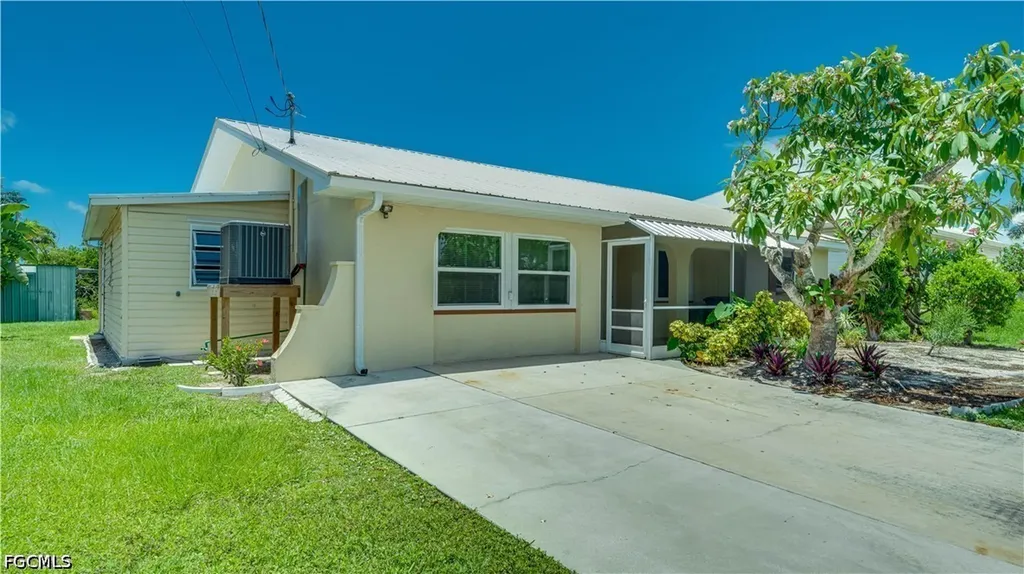2763 Sanderling Court St. James City FL 33956