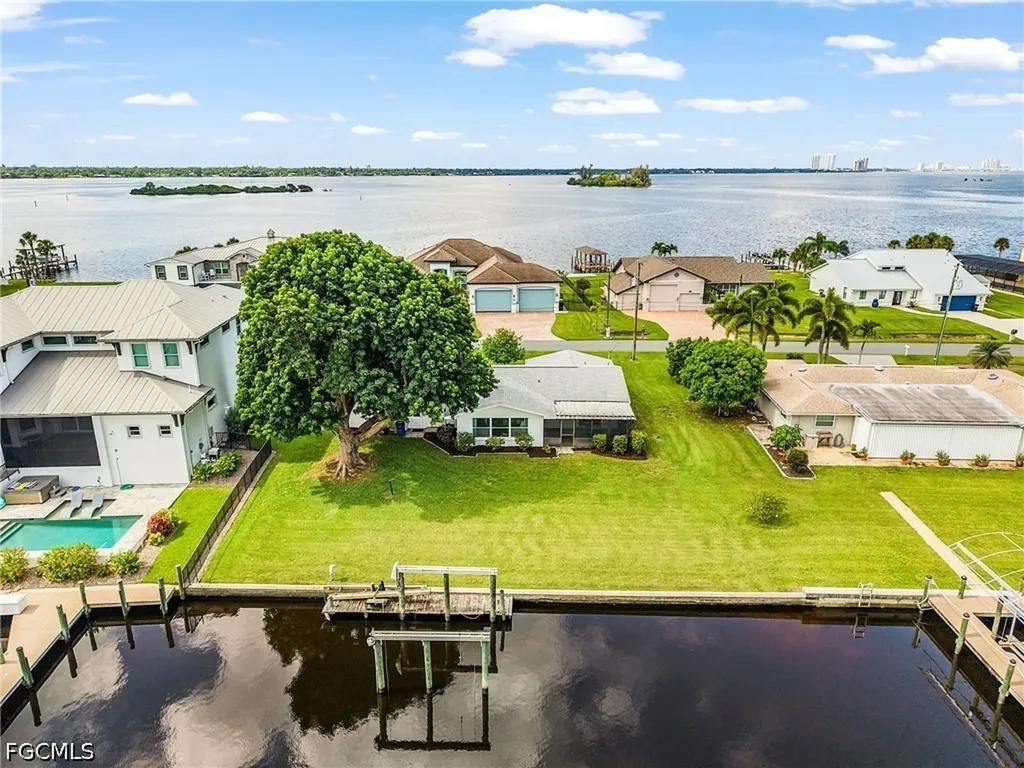2068 Club House Road North Fort Myers FL 33917