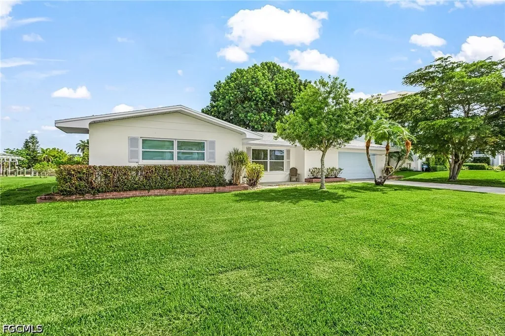 2068 Club House Road North Fort Myers FL 33917