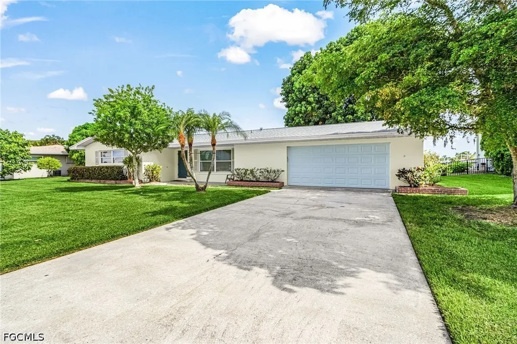 2068 Club House Road North Fort Myers FL 33917