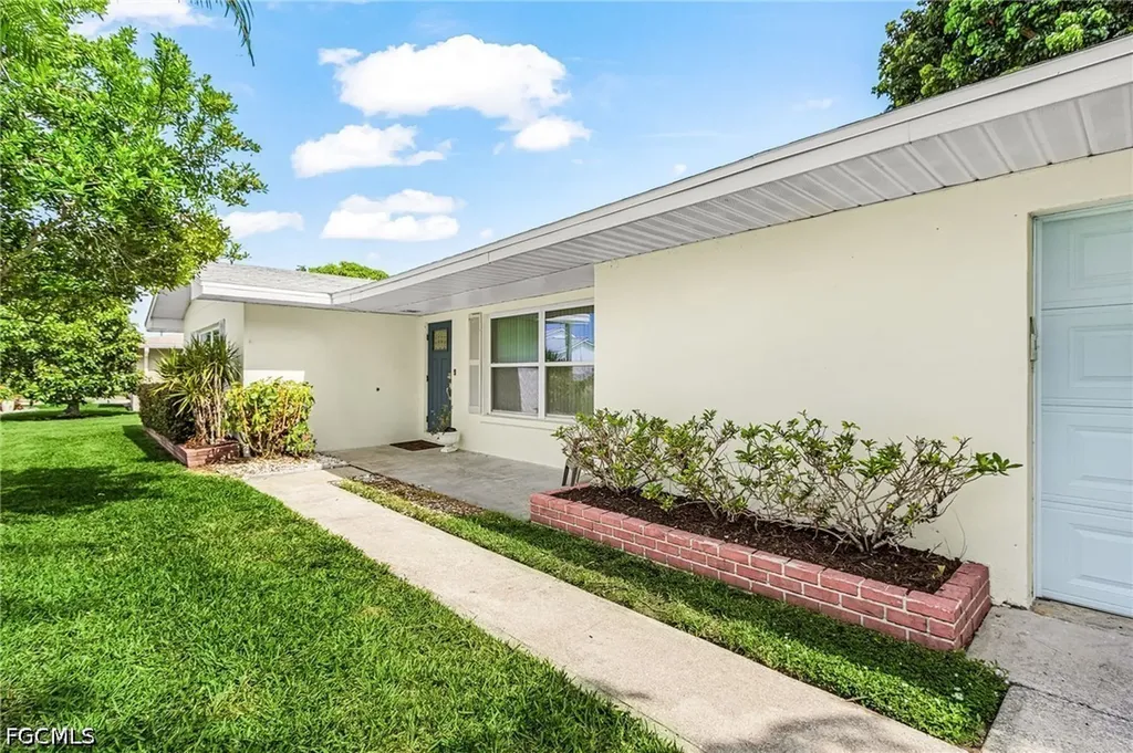 2068 Club House Road North Fort Myers FL 33917