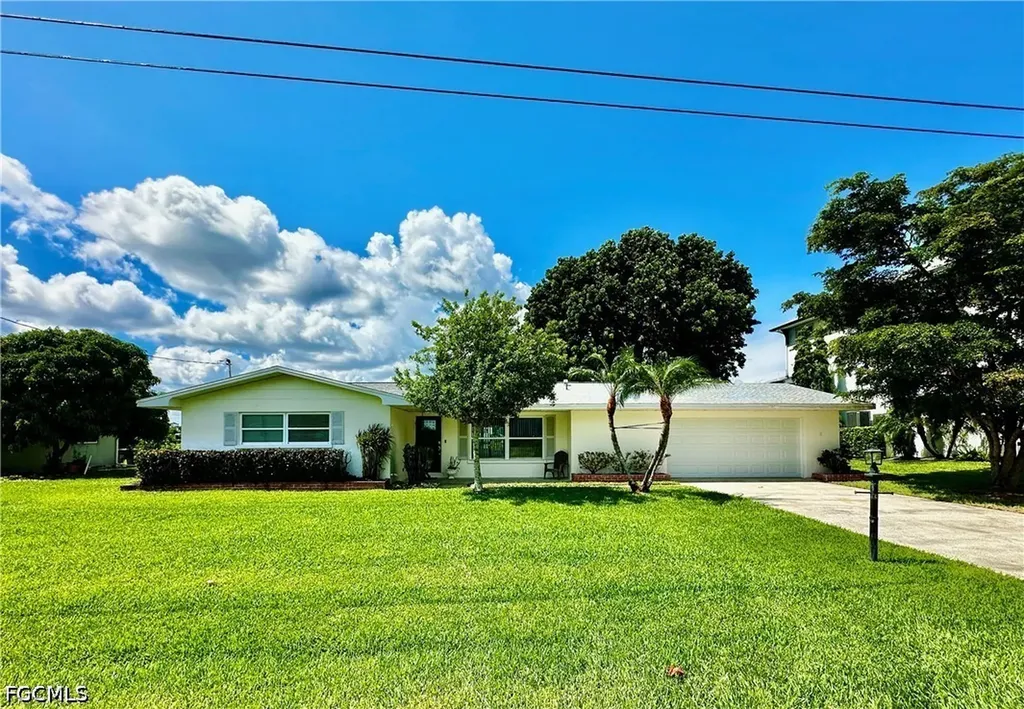 2068 Club House Road North Fort Myers FL 33917