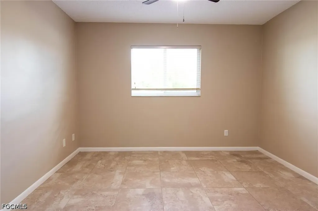 624 SE 13th Street Cape Coral FL 33990