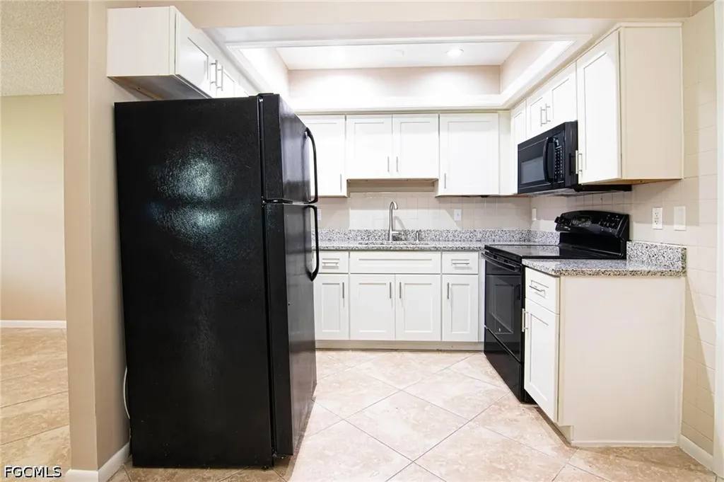 624 SE 13th Street Cape Coral FL 33990