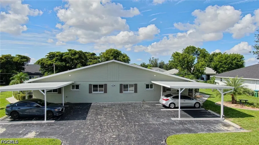 624 SE 13th Street Cape Coral FL 33990