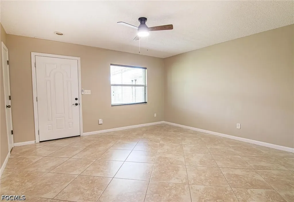 624 SE 13th Street Cape Coral FL 33990