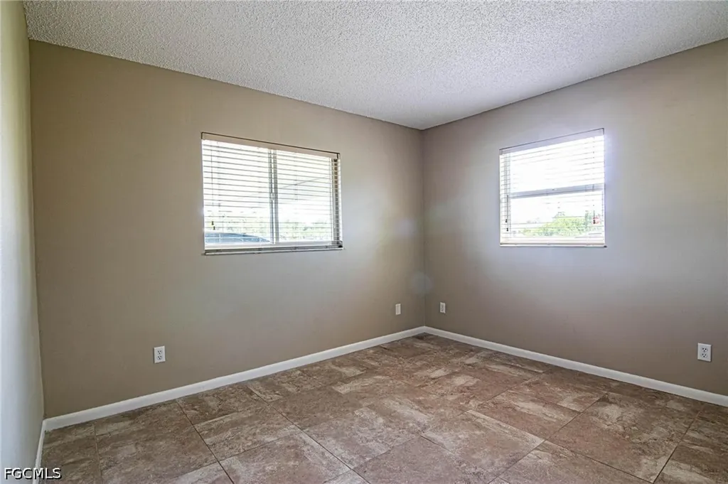 624 SE 13th Street Cape Coral FL 33990