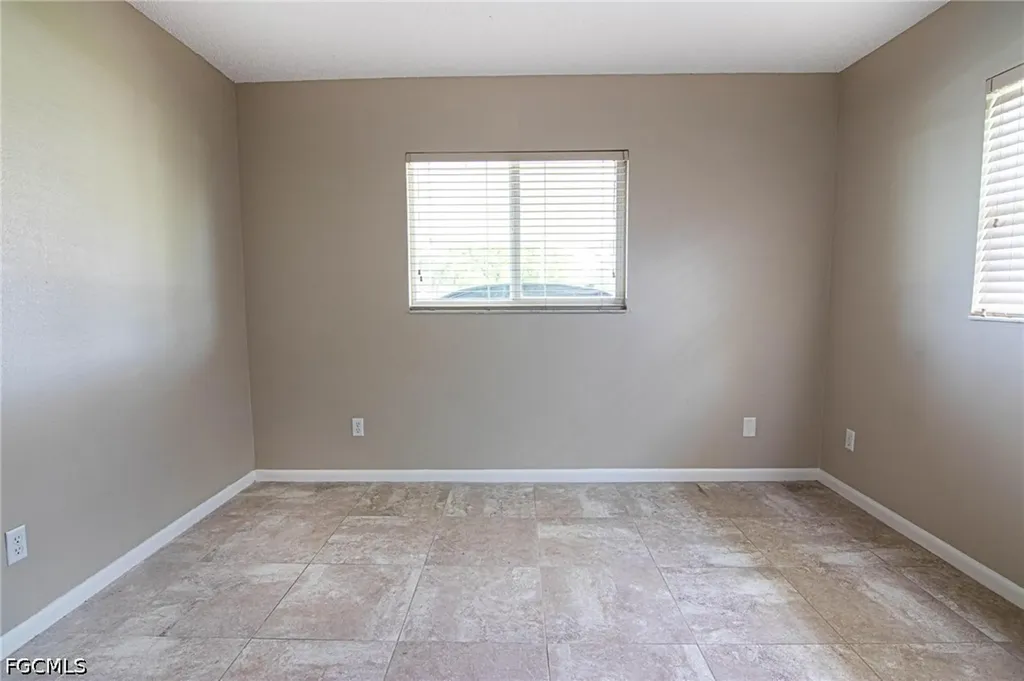 624 SE 13th Street Cape Coral FL 33990