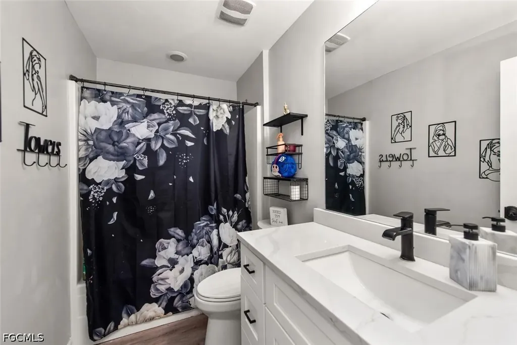 2049 NE 25th Street Cape Coral FL 33909