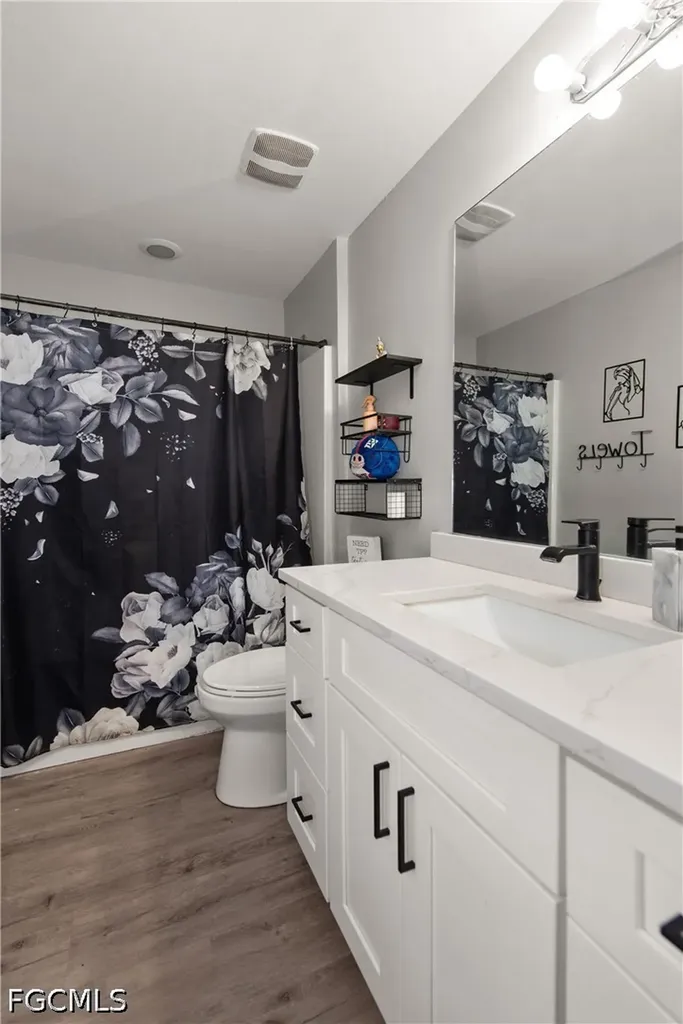 2049 NE 25th Street Cape Coral FL 33909
