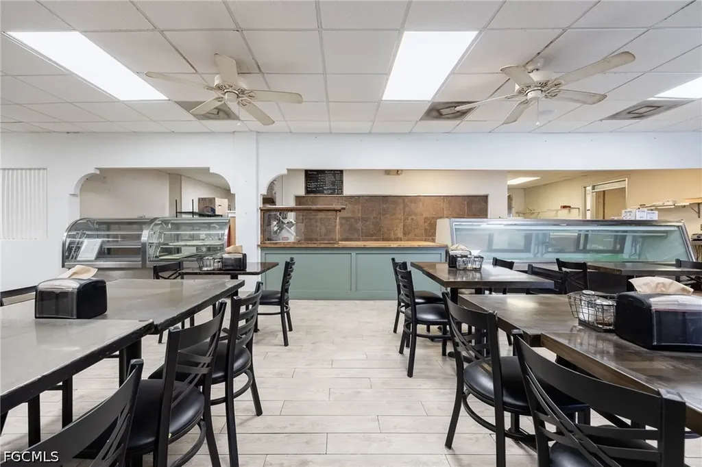 916 SE 14th Avenue Cape Coral FL 33990