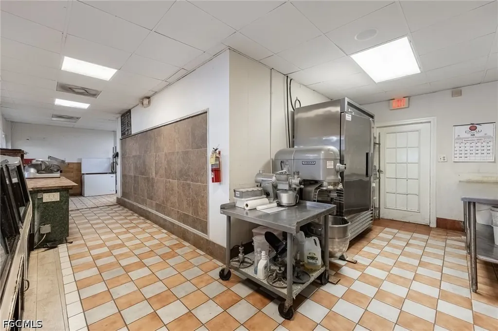 916 SE 14th Avenue Cape Coral FL 33990