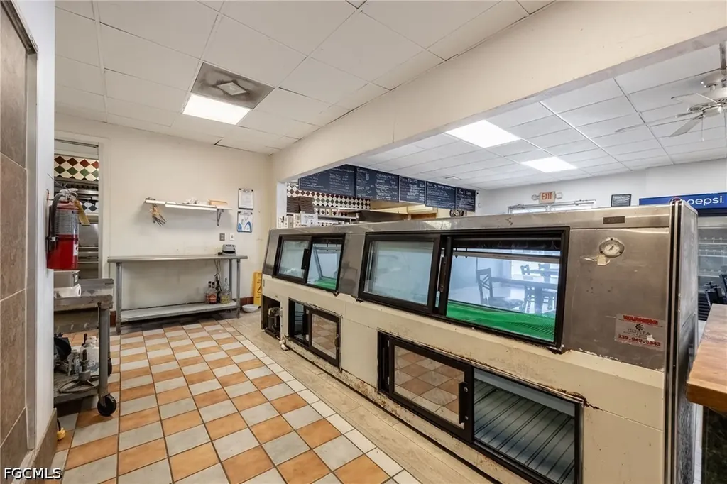 916 SE 14th Avenue Cape Coral FL 33990