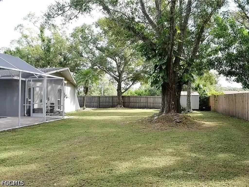 1889 Oak Park Drive N Clearwater FL 33764