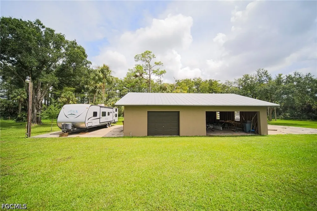 5961 Pangola Road Fort Myers FL 33905