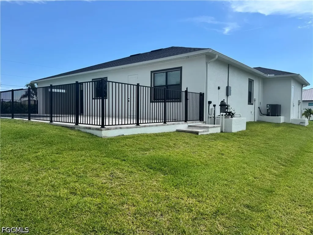 141 SW 37 Place Cape Coral FL 33993