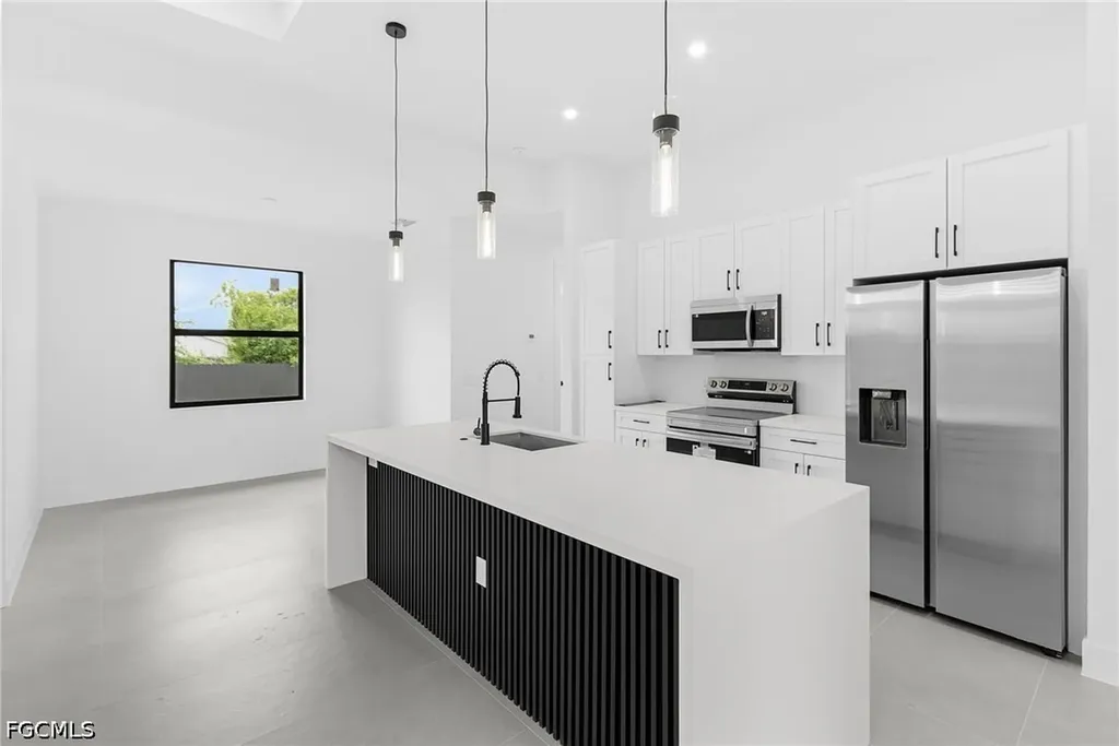 7 SW 19th Place Cape Coral FL 33991