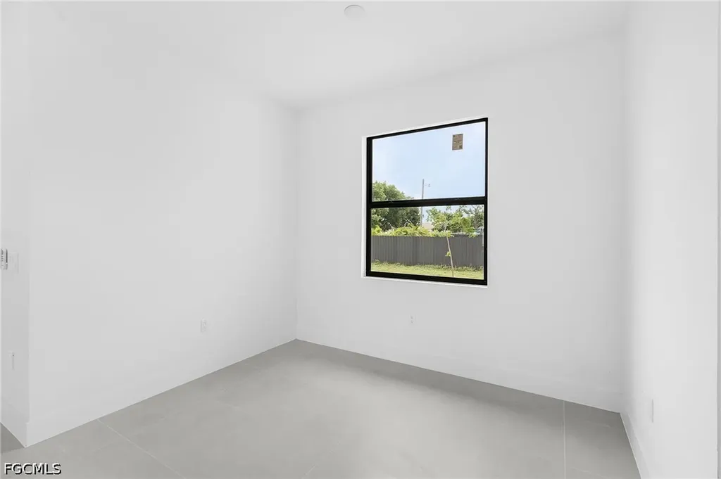 7 SW 19th Place Cape Coral FL 33991